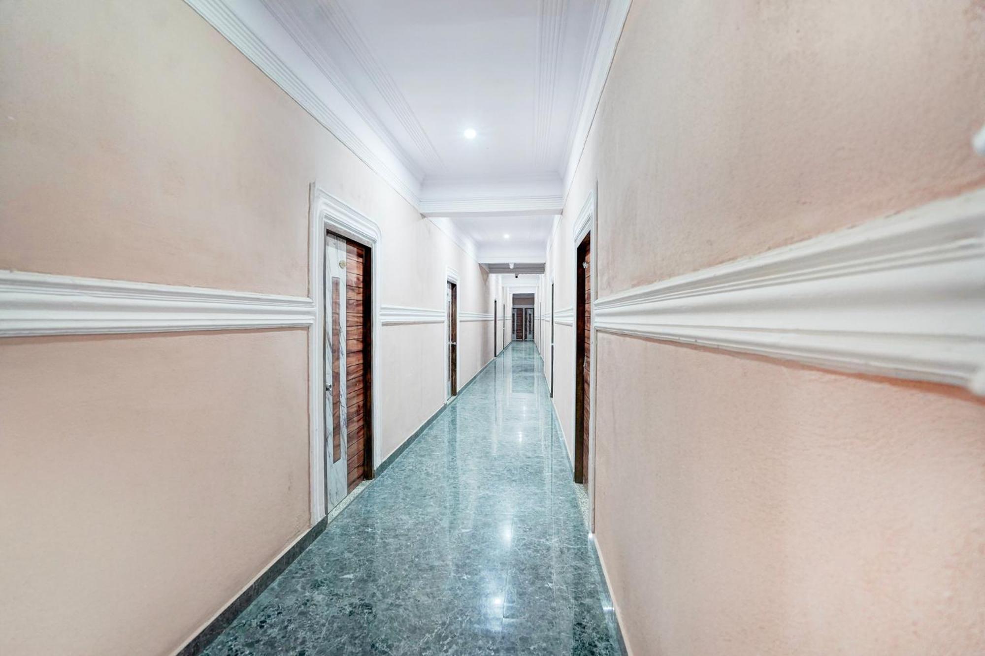 Collection O Shandilya Grand Residency Greater Noida Exterior photo